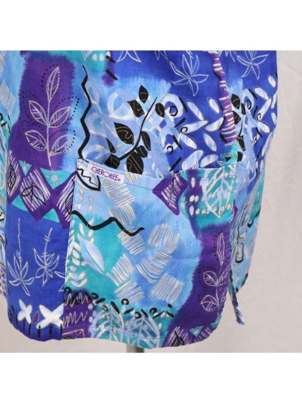 Scrub Top Women S Blue Abstract Patchwork Tribal Boho Y2K Festival Motif Shirt - Picture 8 of 12